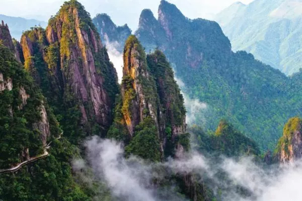 莽山五指峰景區(qū)<a href='http://www.eurekaspringsshopping.com/' target=_blank>旅游攻略</a>一日游